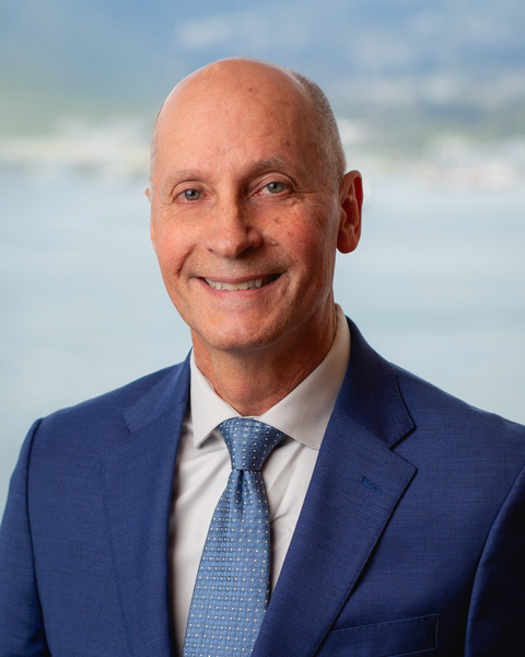 Fred Earnest Vista Gold CEO 002 removebg preview